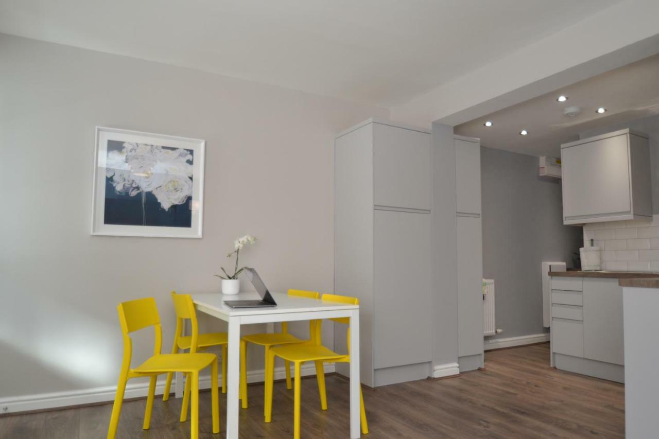 Charming 1 Bed Riverside Apartment