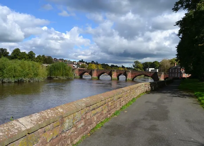 Charming 1 Bed Riverside Apartment