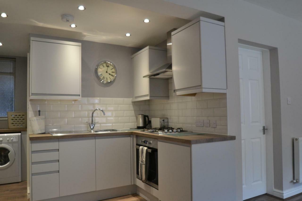 Charming 1 Bed Riverside Apartment Chester
