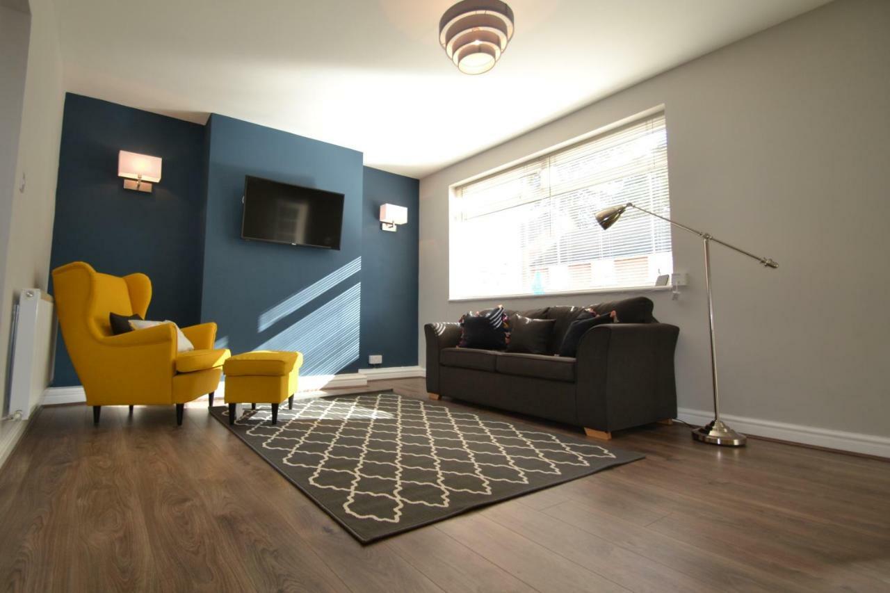 Charming 1 Bed Riverside Apartment *